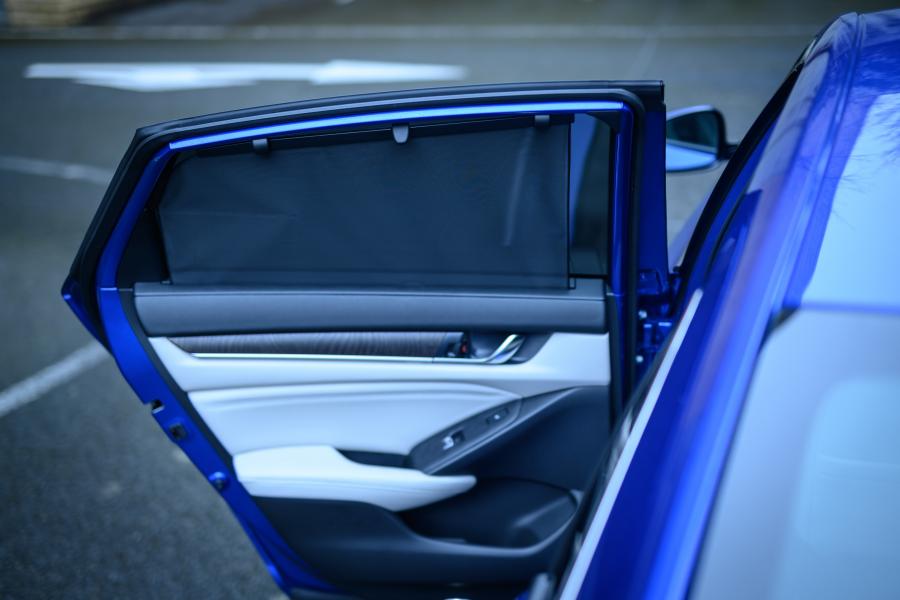 Детали интерьера Honda Accord e:HEV (CV) 2020 года  (JP) (фото 13 из 28)